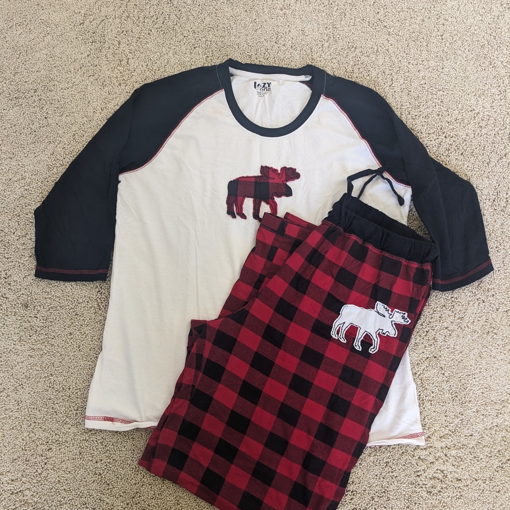 Women's Pajamas Set - Black and Red
